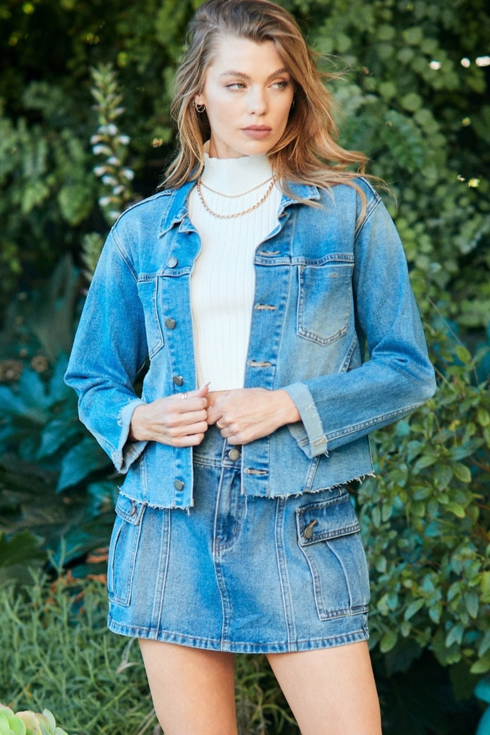 Classic Meets Trendy: Veveret Button Up Raw Hem Denim Jacket